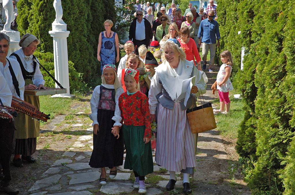 Många dräkter från 1913
